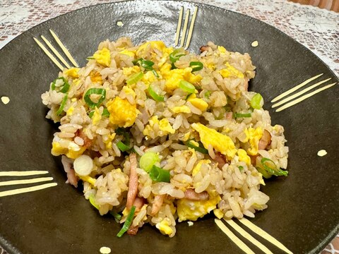 お弁当に❗️ベーコンと玉ねぎと卵の☆チャーハン